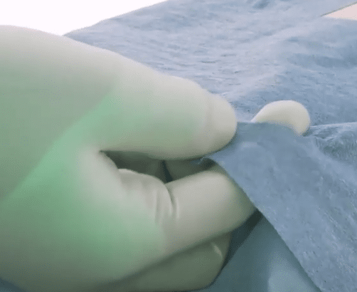 Chirurgisch afdeklaken met draadopening