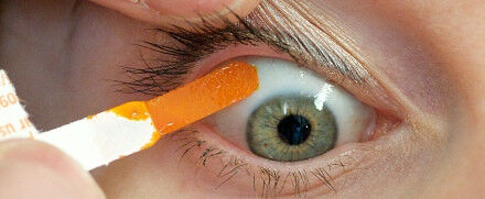 Fluoresceine onderzoek naar het cornea