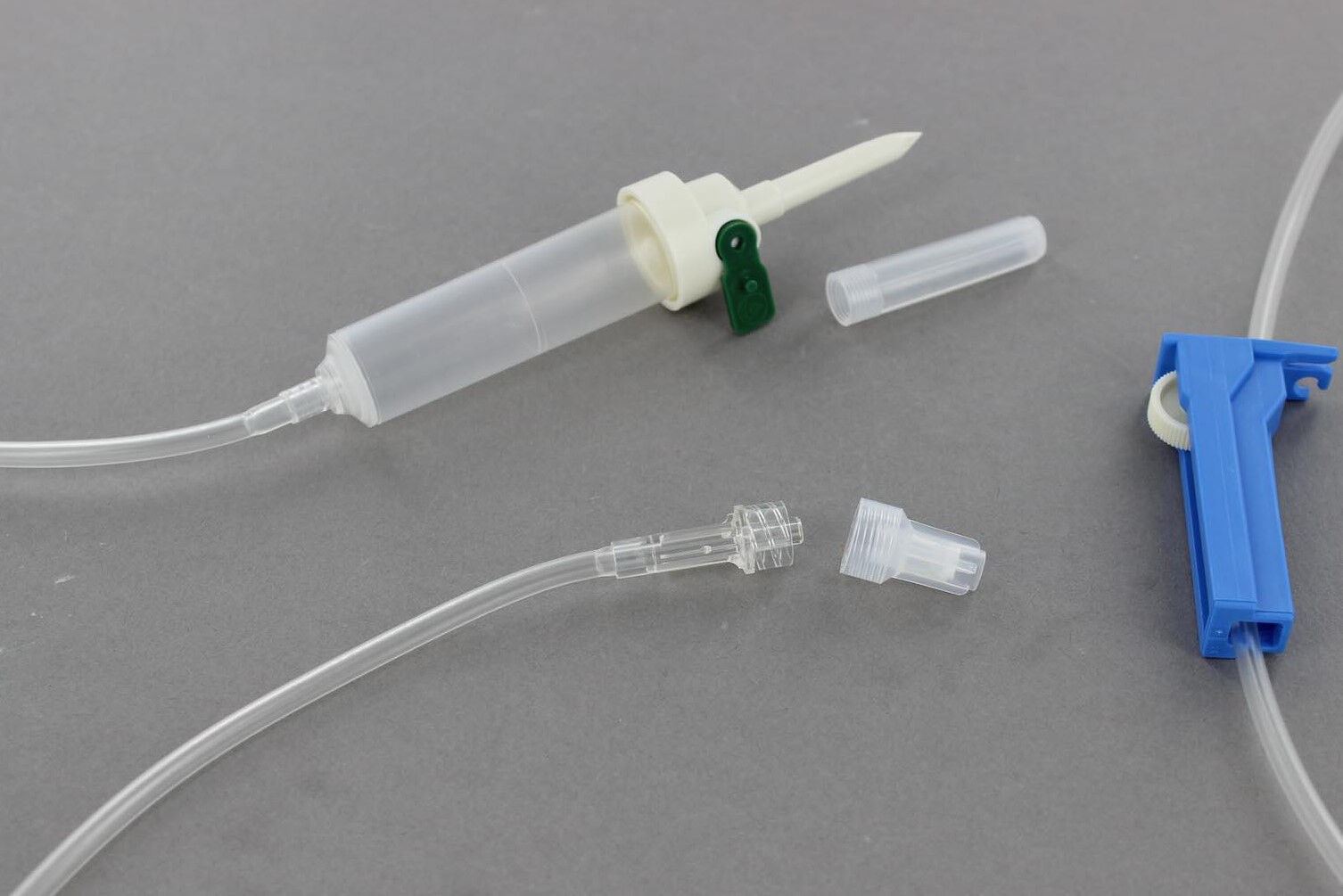 Codan infuussysteem belucht  geintregeerde druppelkamer luer-lock Flow-stop 175 cm per 100st