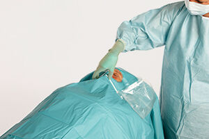 Barrier oogset incisiefolie, gatdoek met opvangzak per 32st