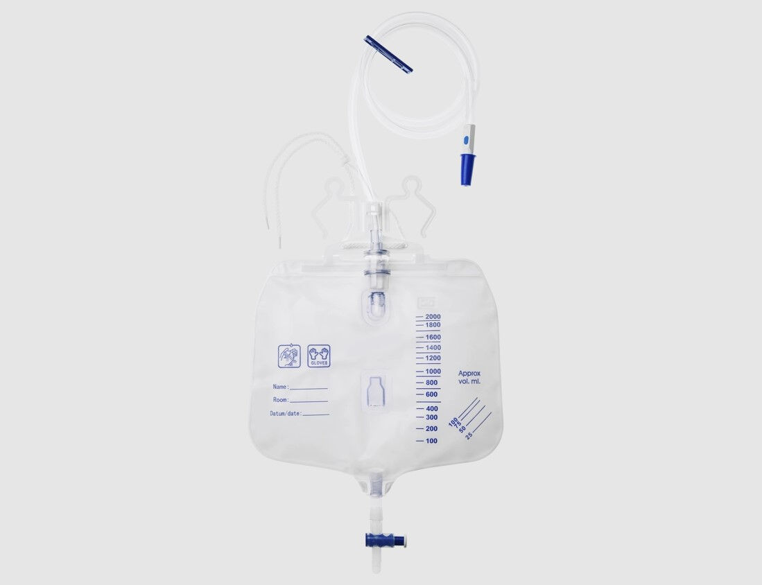 Unoquip Q6 steriele urinezak 2L 120cm slang kruiskraan met hanger en naaldvrije sample poort per 4x10x1ST 