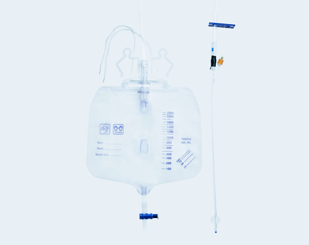 Unoquip Q6 steriele urinezak gesloten systeem 2L kruiskraan 120cm slang met siliconen foley katheter nelaton tip ch.14 10ml per 4x10x1st